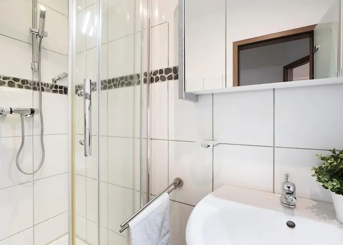 Sunny Side Apartment *