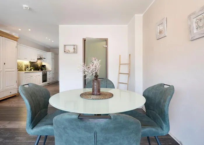 Sunny Side Apartment *